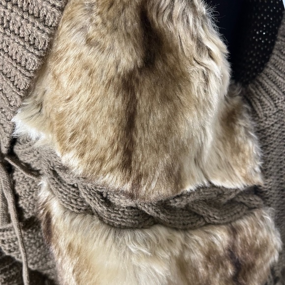 Sweater vest - Picture 2 of 5